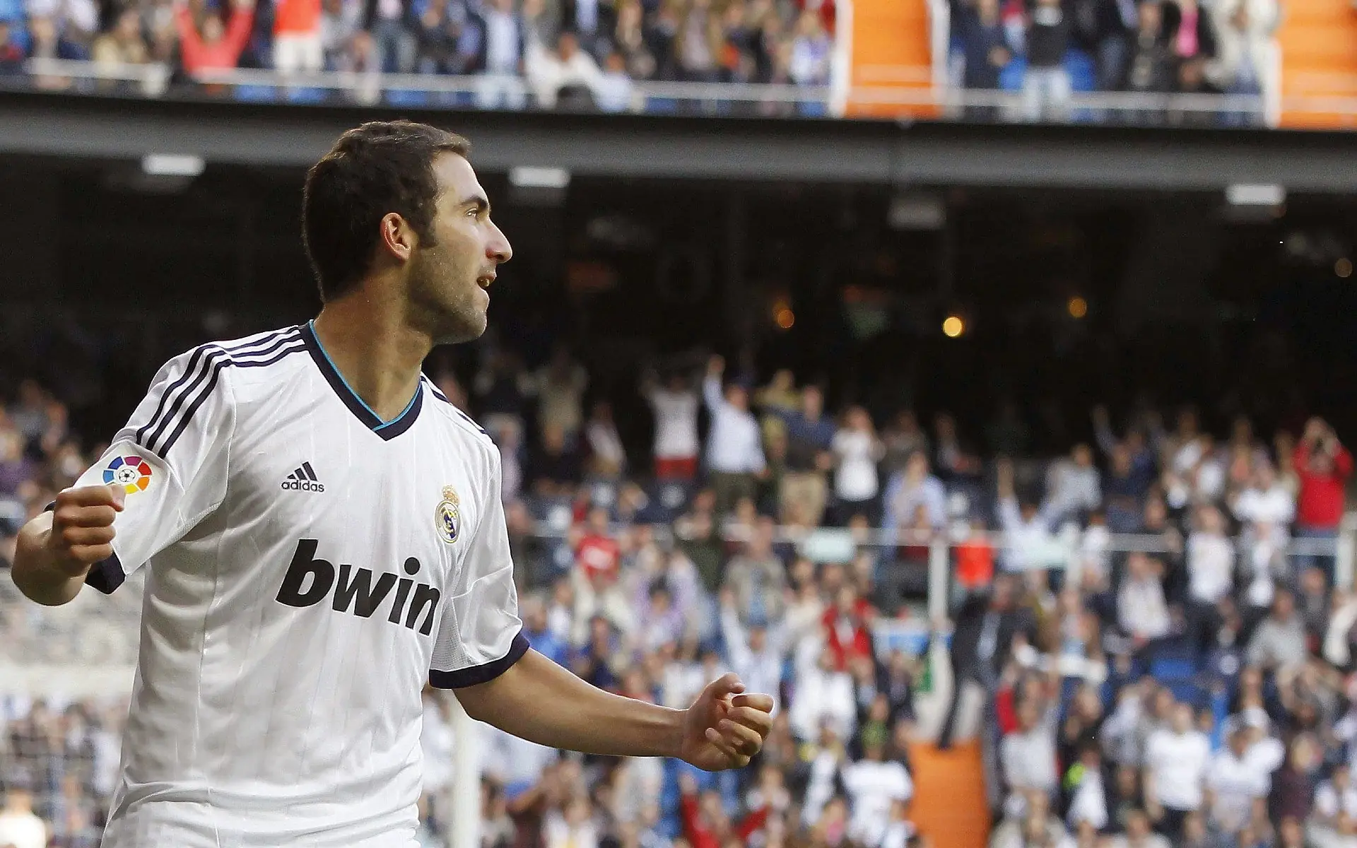 赛场“花式”进球大赏：欧冠最美瞬间集锦，欧冠十大进球视频